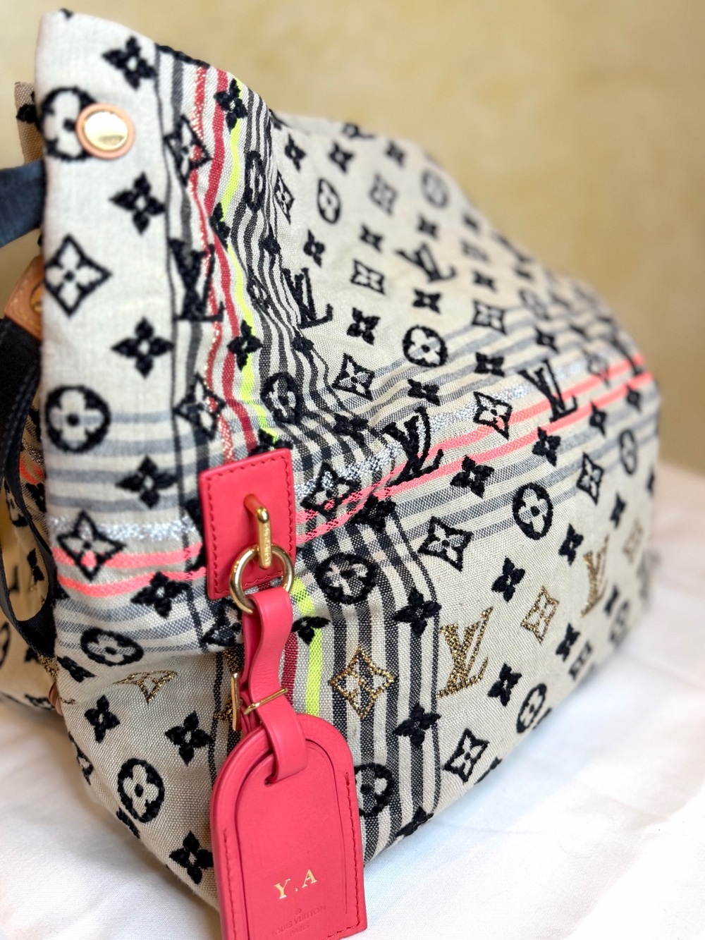 Louis Vuitton Monogram Cheche Bohemian Rouge - Picture 4 of 16